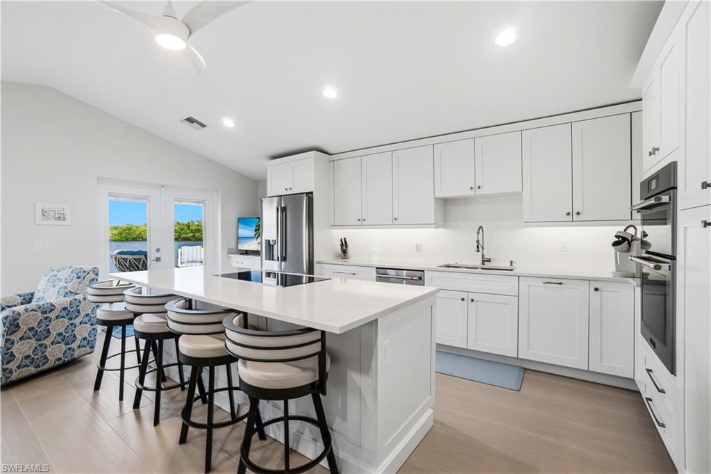 IMPERIAL SHORES - Residential