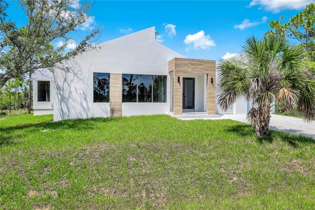 Photo of 14074 Whittier LN, PORT CHARLOTTE, FL 33981 (MLS # 226017322)