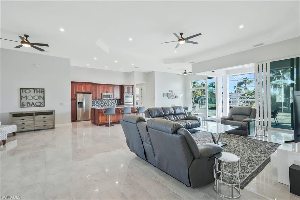 YACHT CLUB - Residential