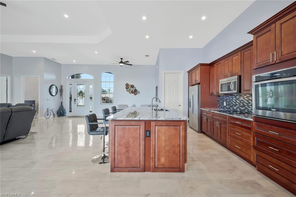 YACHT CLUB - Residential