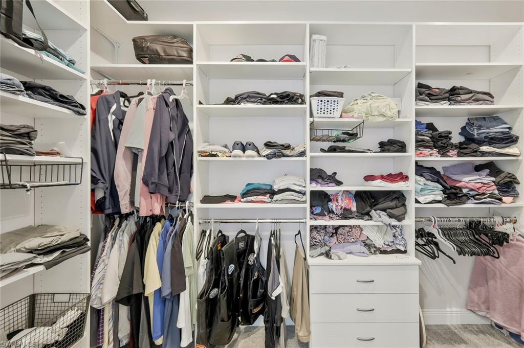 YACHT CLUB - Residential