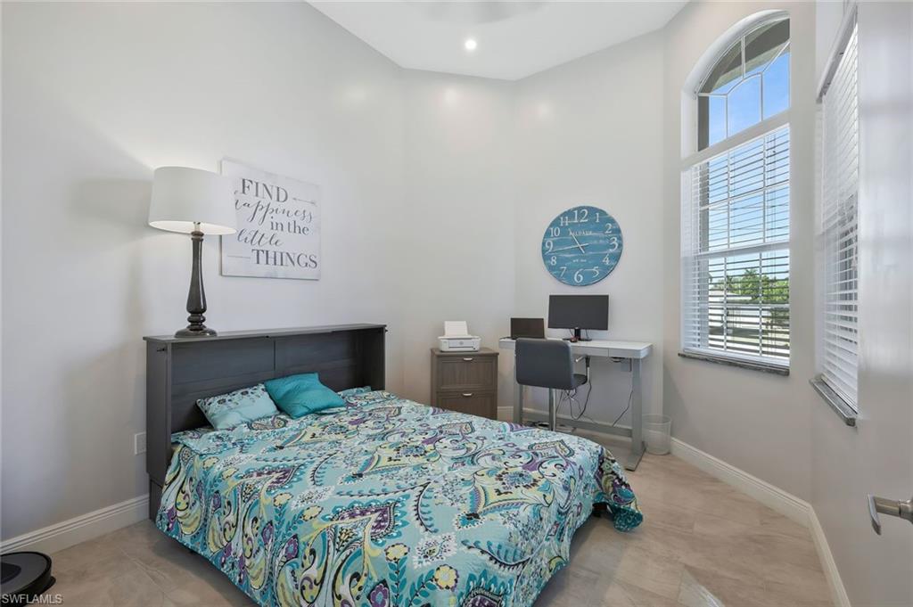 YACHT CLUB - Residential