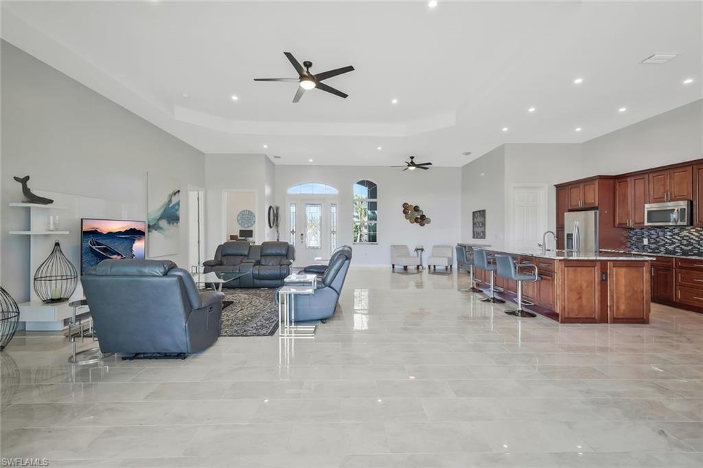 YACHT CLUB - Residential