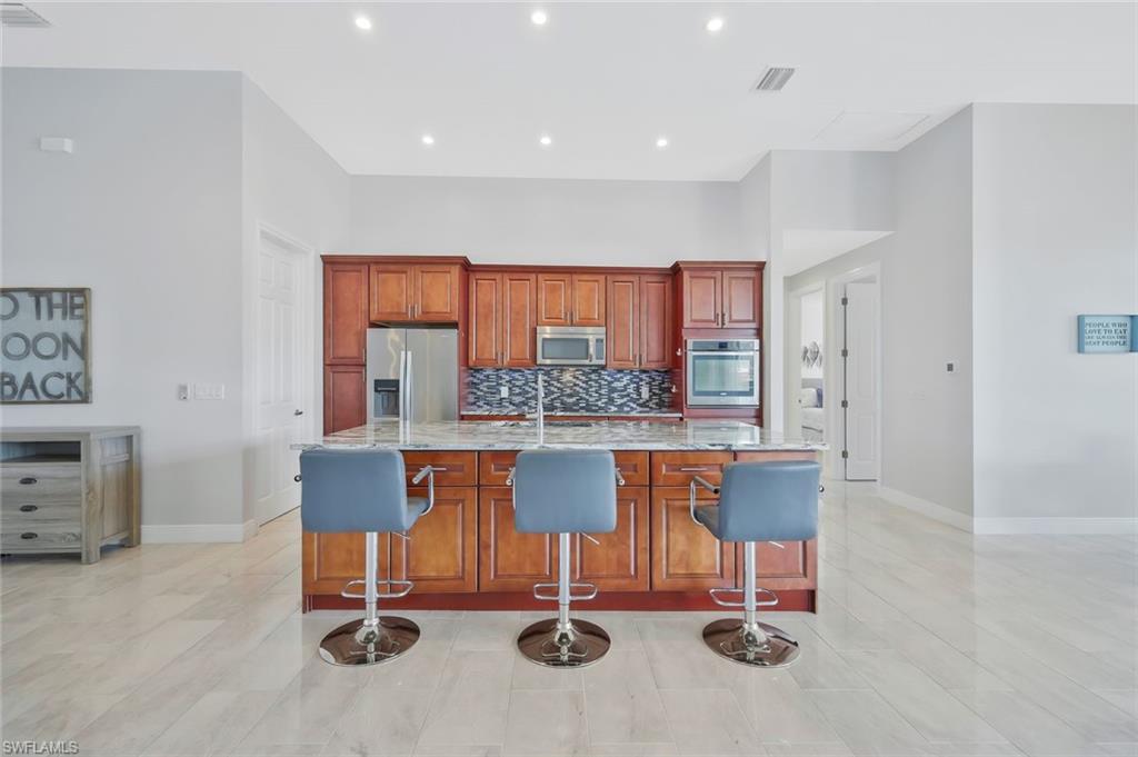 YACHT CLUB - Residential