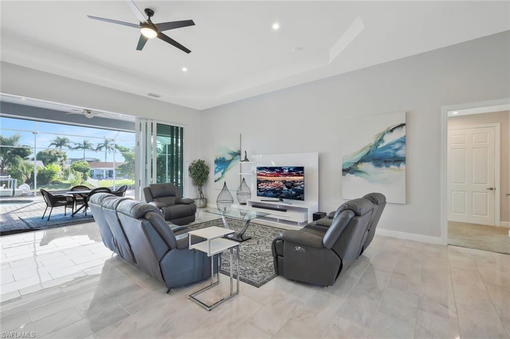 YACHT CLUB - Residential