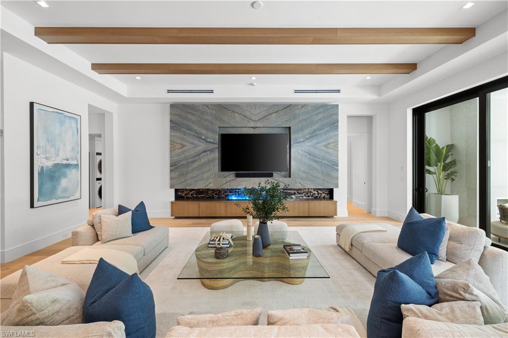 LAKE PARK - Residential