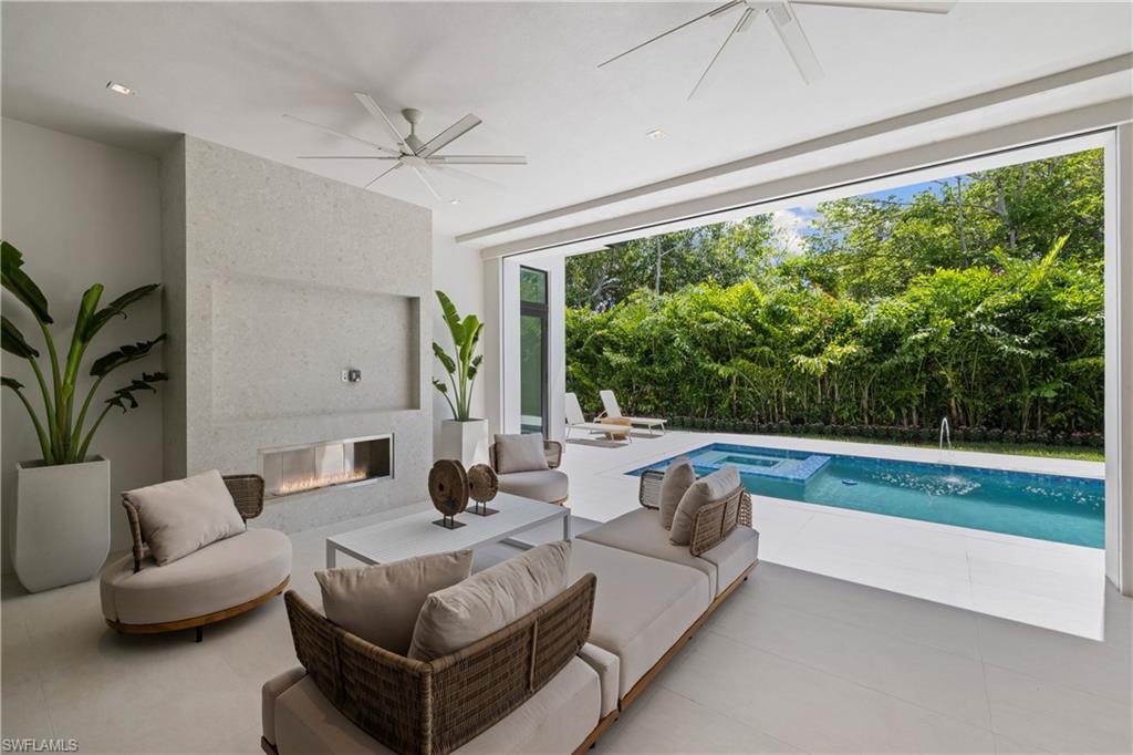 LAKE PARK - Residential