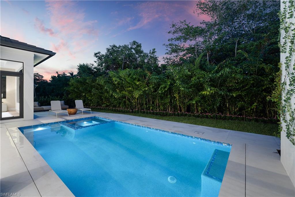 LAKE PARK - Residential