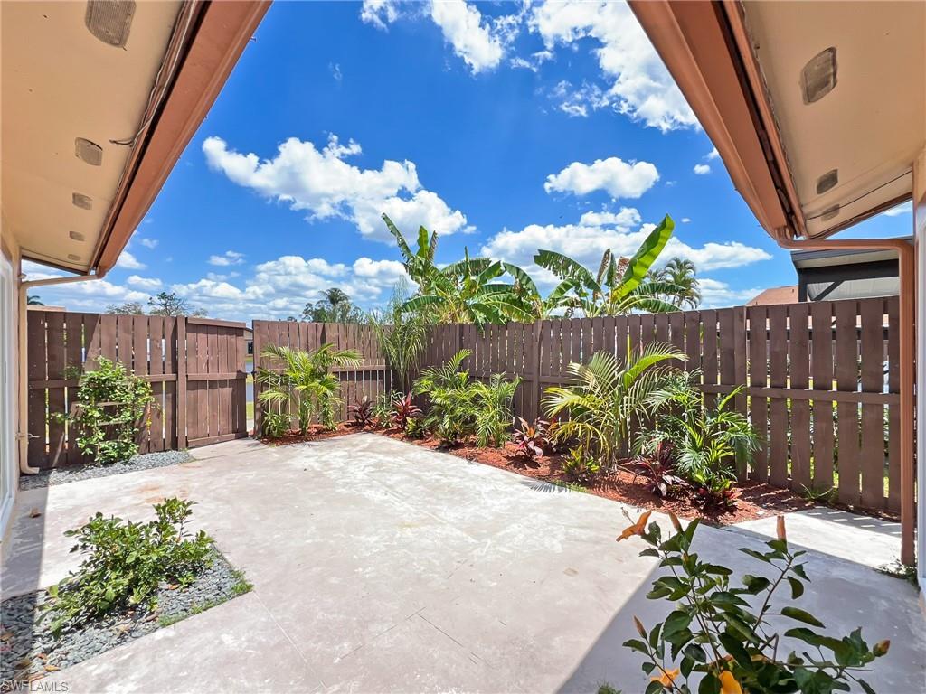 ROYAL WOODS - Residential