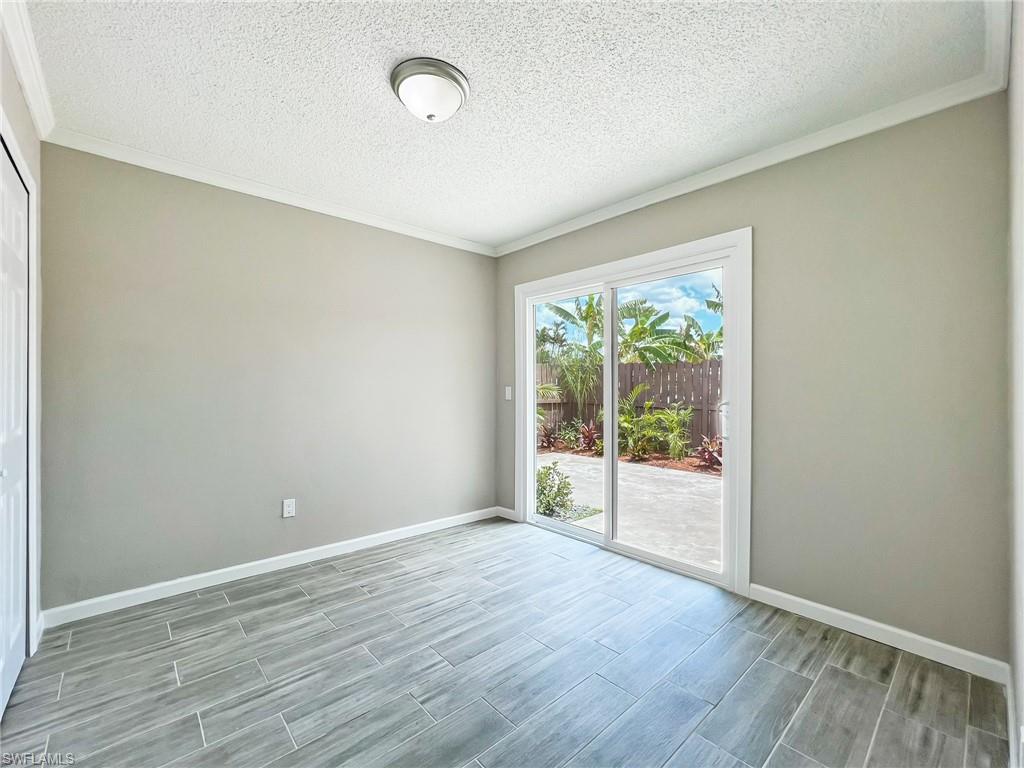 ROYAL WOODS - Residential