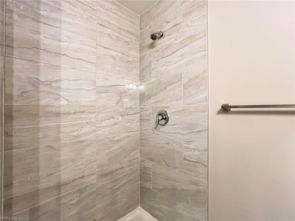 ROYAL WOODS - Residential