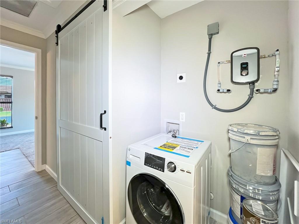 ROYAL WOODS - Residential