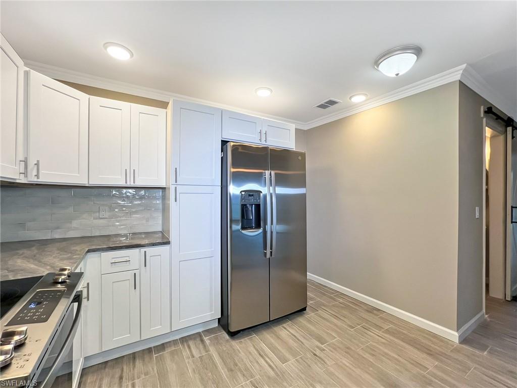 ROYAL WOODS - Residential