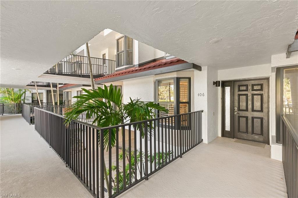 400 LA PENINSULA - Residential