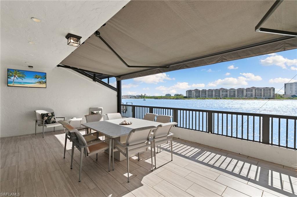 400 LA PENINSULA - Residential