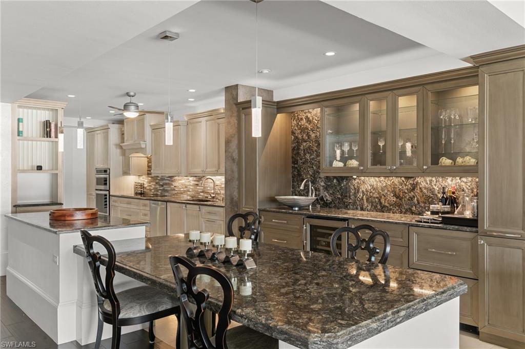 400 LA PENINSULA - Residential