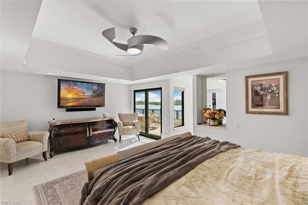 400 LA PENINSULA - Residential