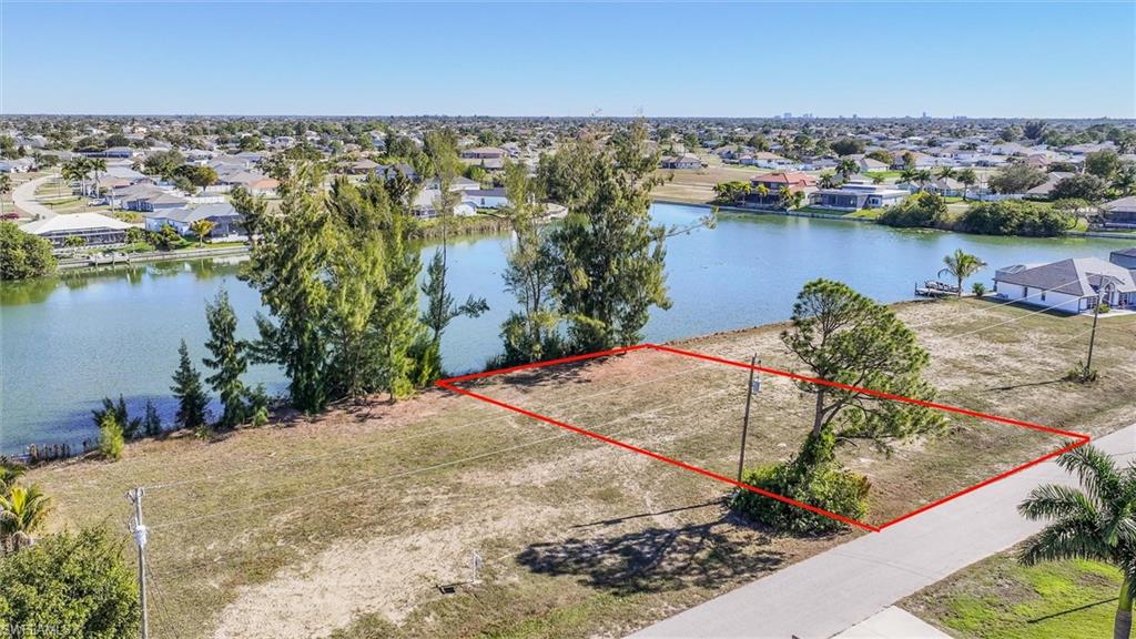 CAPE CORAL - Land