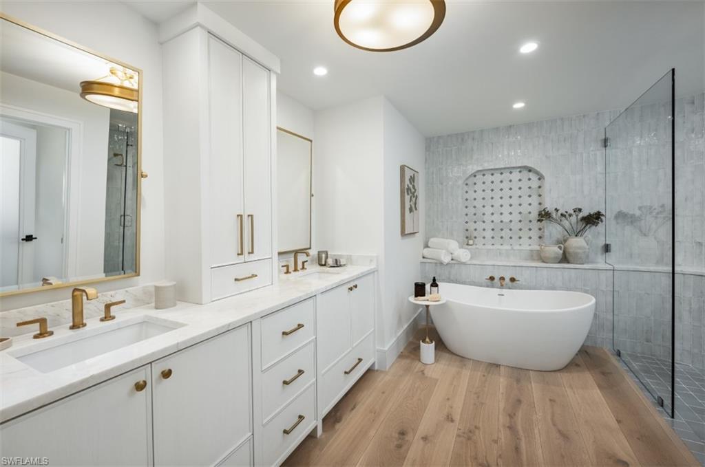 LAS BRISAS AT PELICAN BAY - Residential