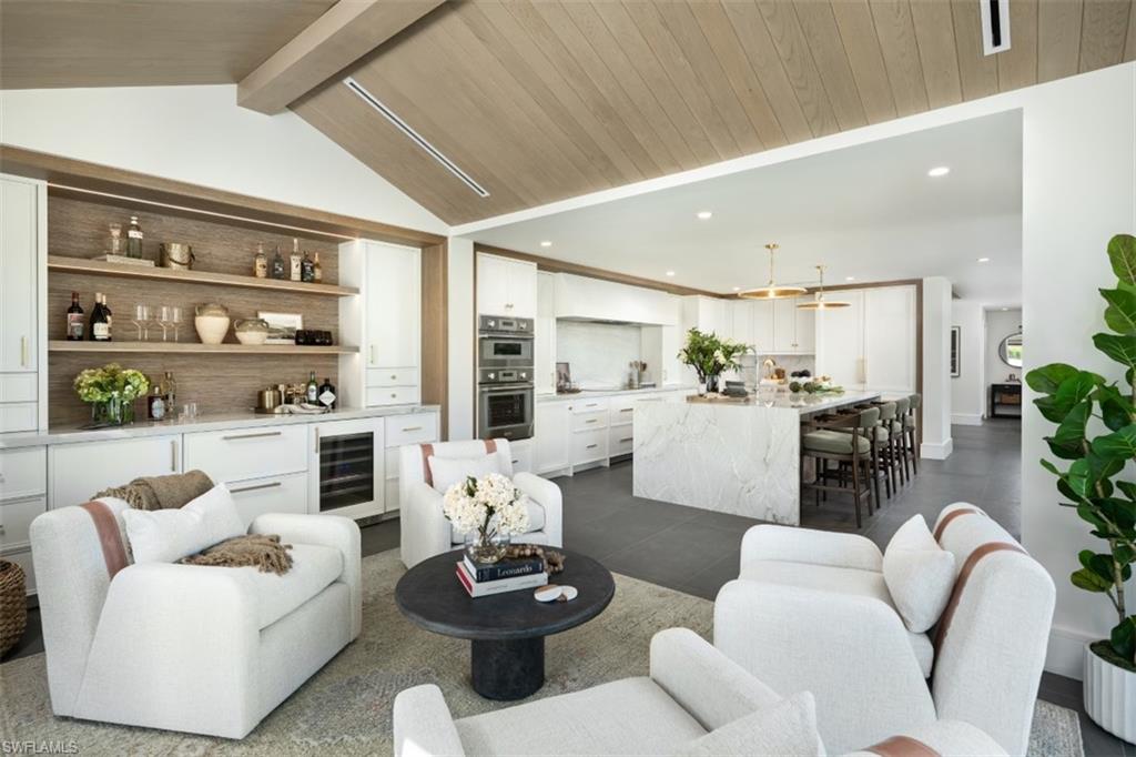 LAS BRISAS AT PELICAN BAY - Residential