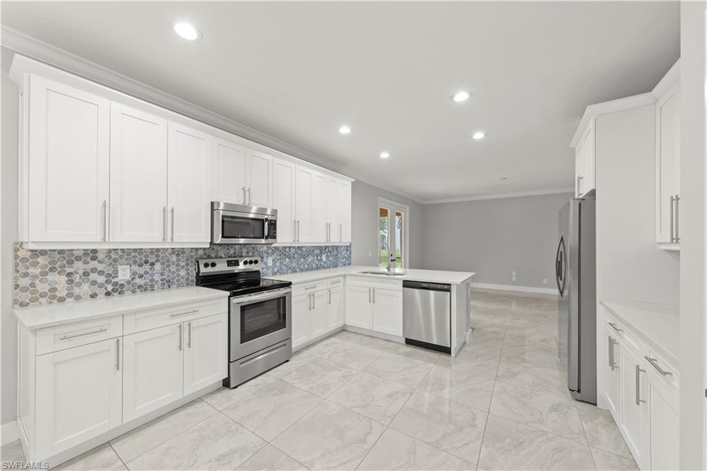 VALENCIA LAKES - Residential Lease