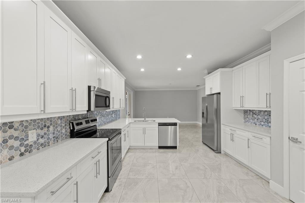 VALENCIA LAKES - Residential Lease