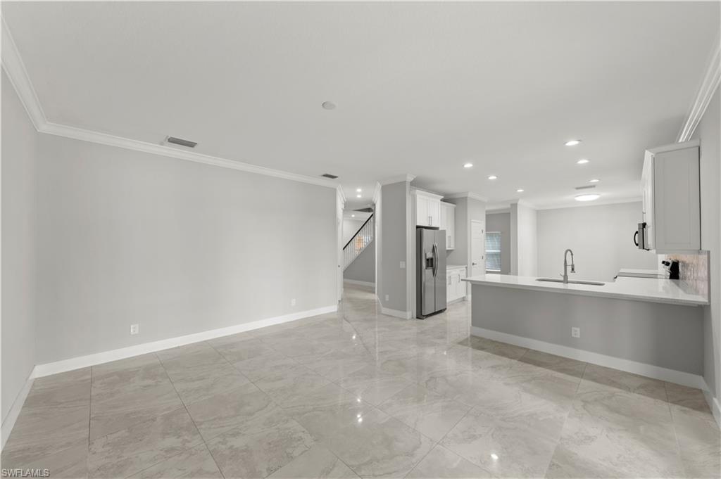 VALENCIA LAKES - Residential Lease