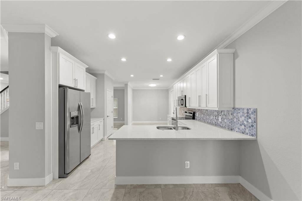 VALENCIA LAKES - Residential Lease