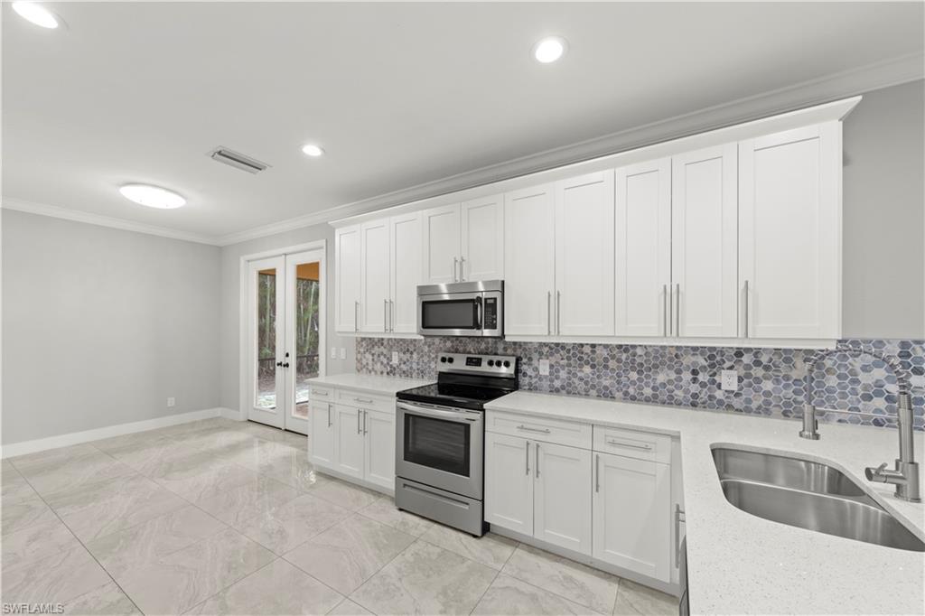 VALENCIA LAKES - Residential Lease