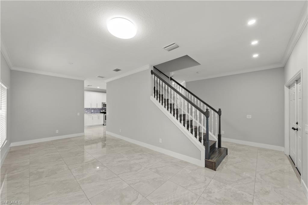 VALENCIA LAKES - Residential Lease