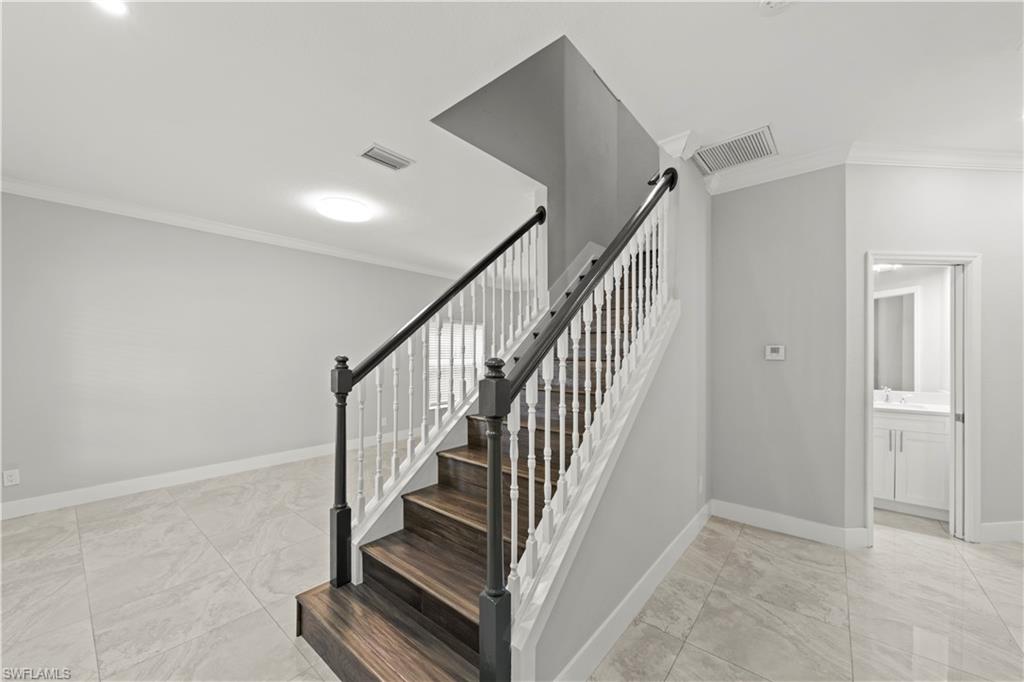 VALENCIA LAKES - Residential Lease