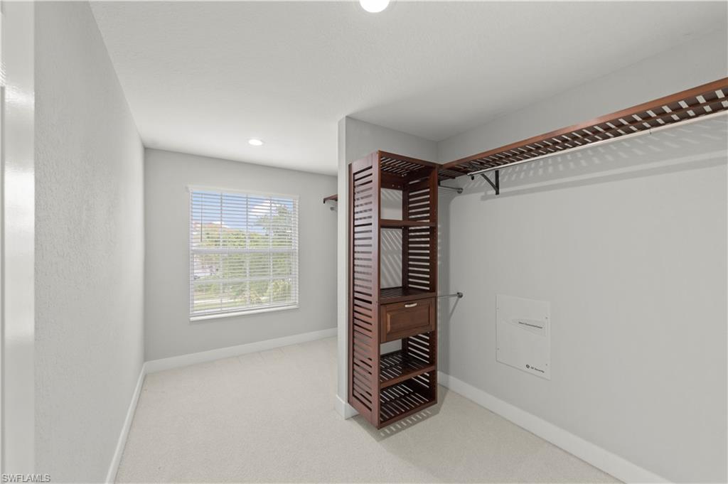 VALENCIA LAKES - Residential Lease