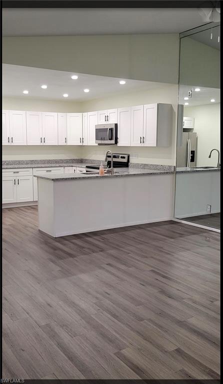 FOXMOOR LAKES - Residential