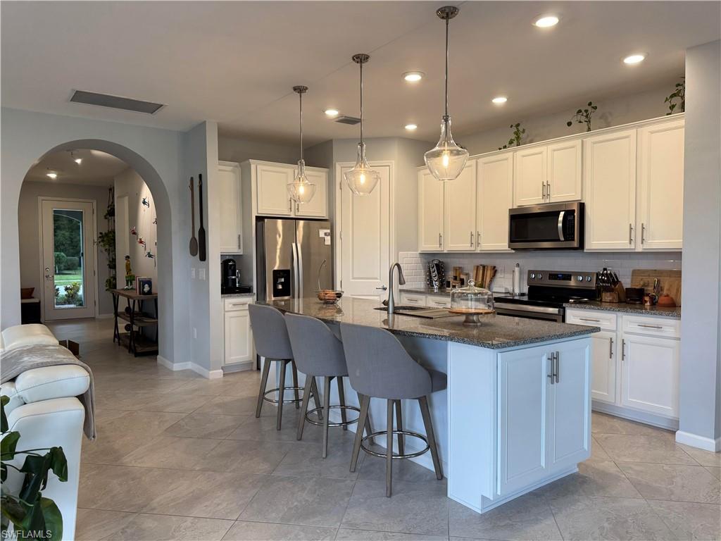 HAMPTON LAKES - Residential Lease