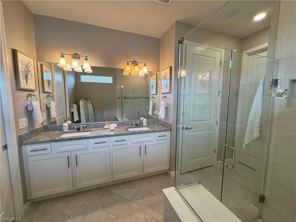 HAMPTON LAKES - Residential Lease