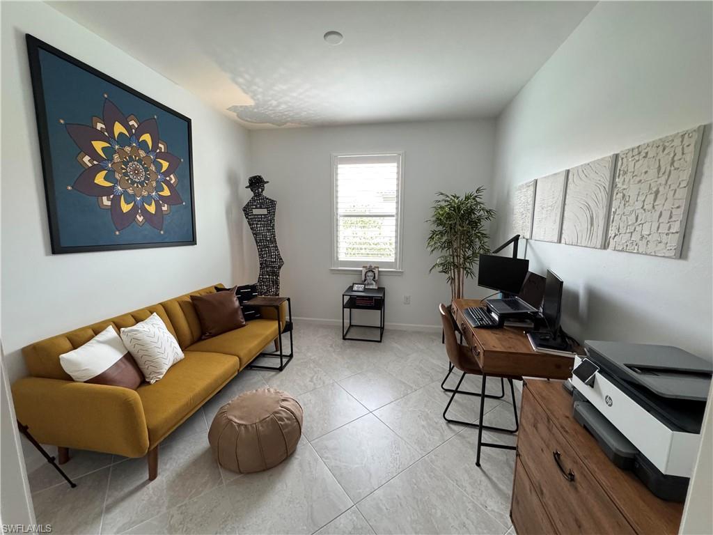 HAMPTON LAKES - Residential Lease