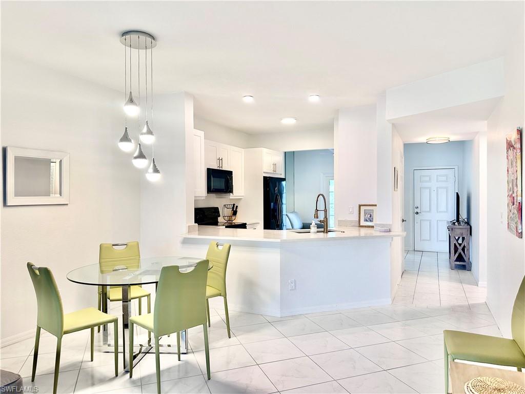 LAUREL OAKS AT PELICAN BAY - Residential Lease