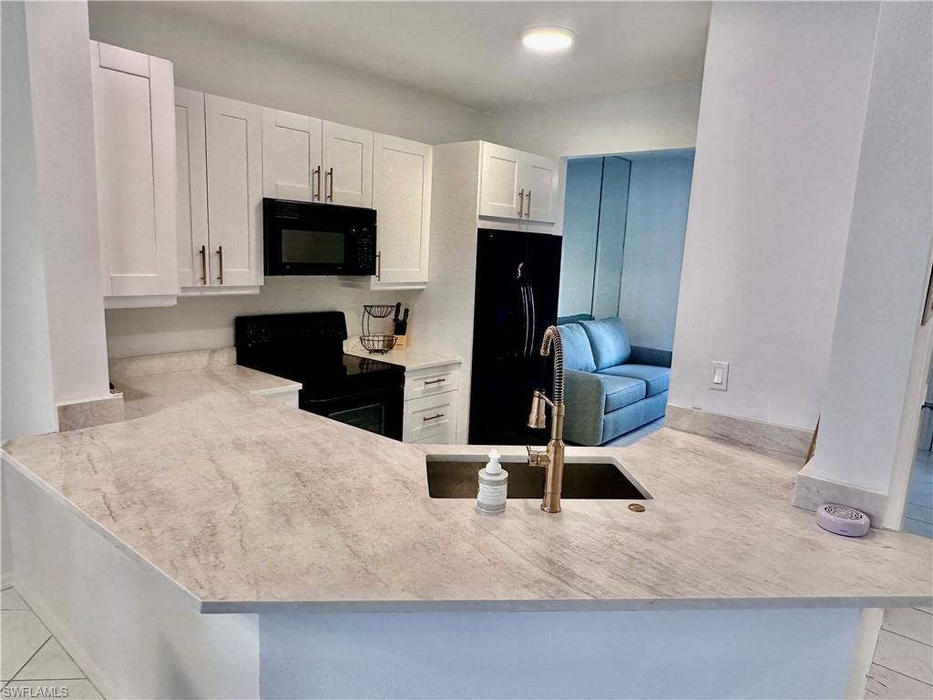 LAUREL OAKS AT PELICAN BAY - Residential Lease