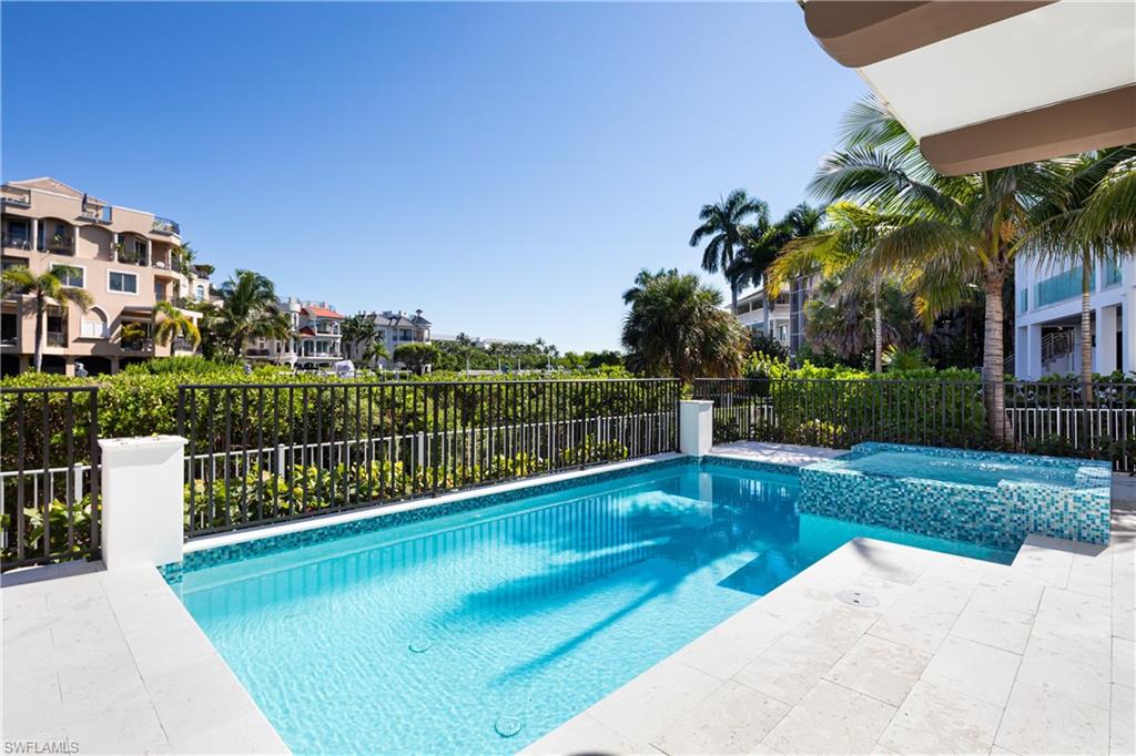 SOUTHPORT ON THE BAY - Residential