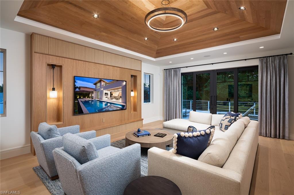 OLDE NAPLES - Residential