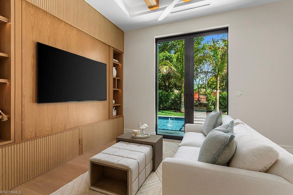 OLDE NAPLES - Residential