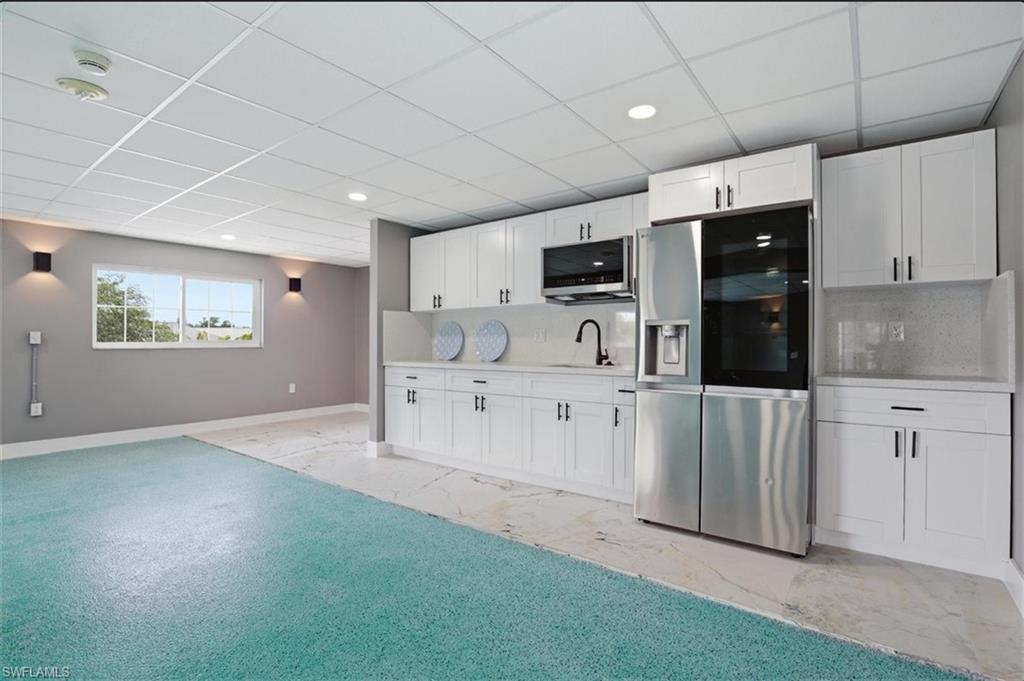 WINDSOR WEST - Residential Lease