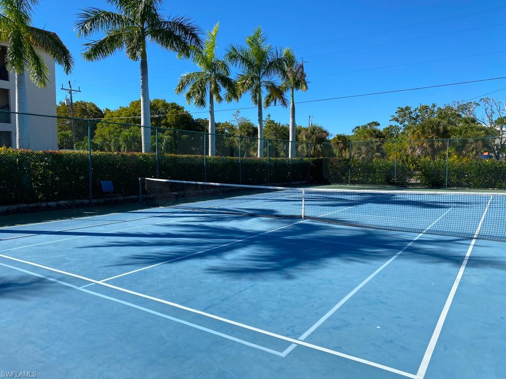 SANDALFOOT CONDOMINIUM - Residential