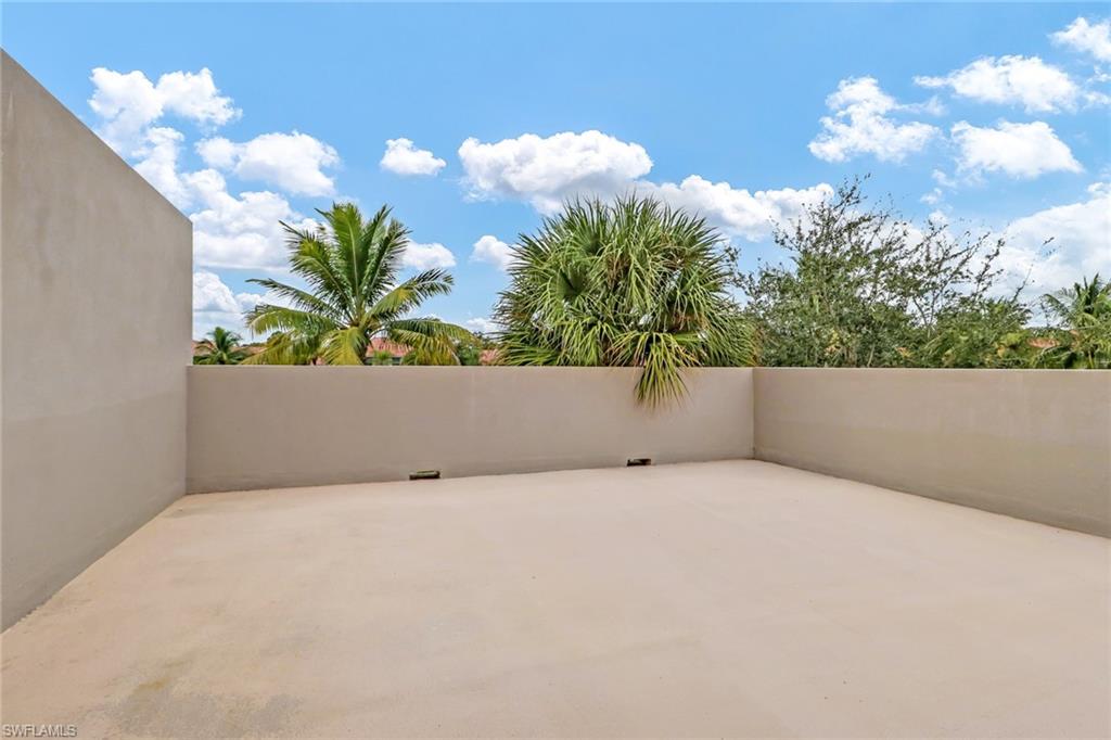 QUAIL WOODS COURTYARDS - Residential