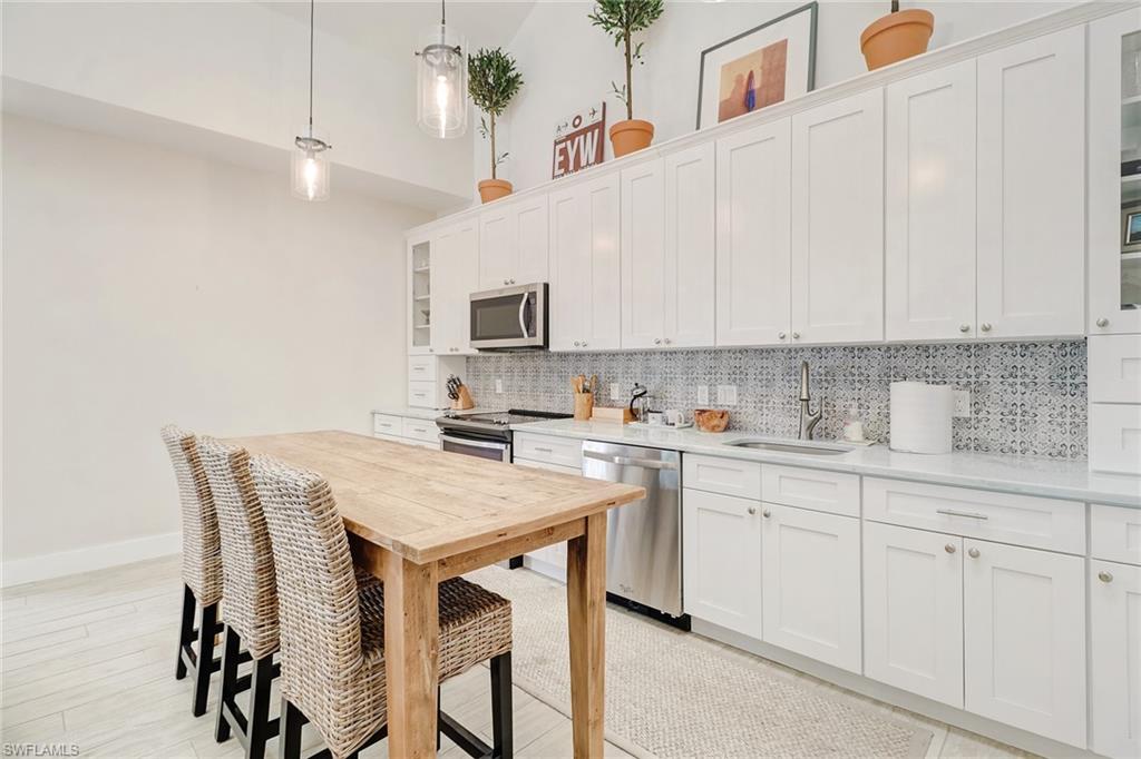 QUAIL WOODS COURTYARDS - Residential