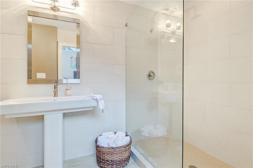 QUAIL WOODS COURTYARDS - Residential