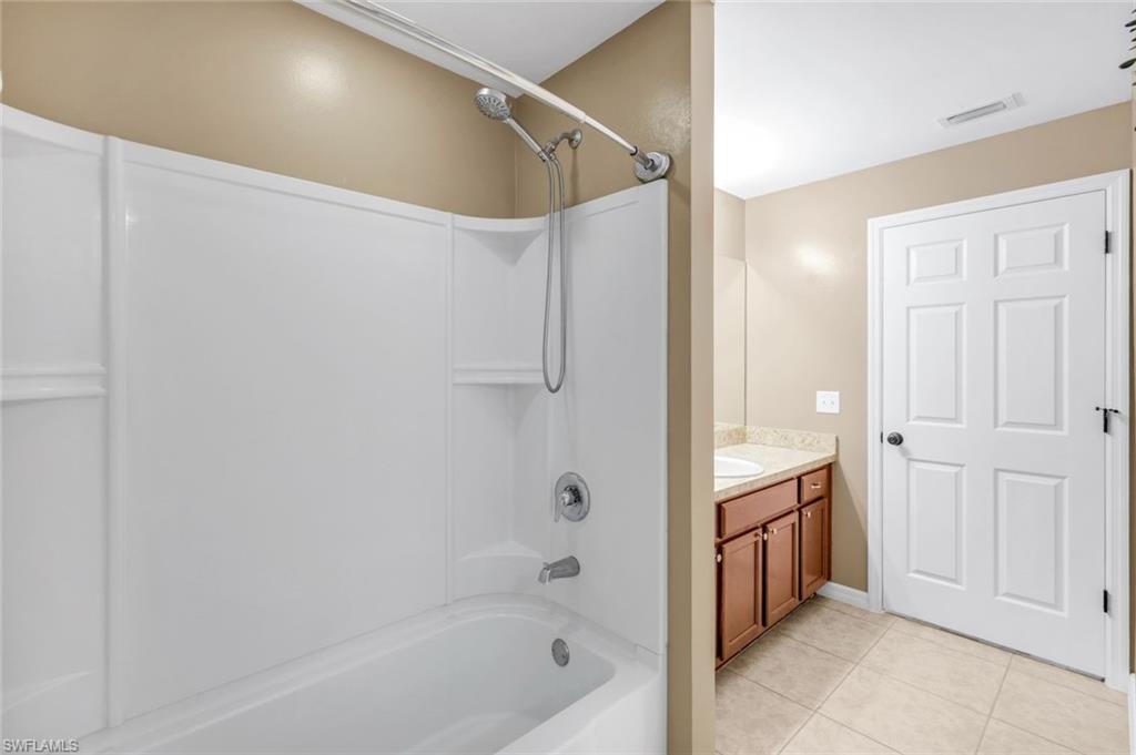 SHADOW LAKES - Residential Lease