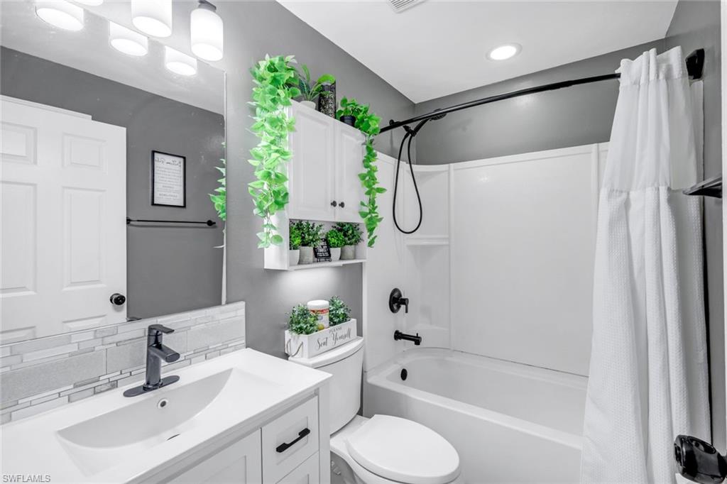 SHADOW LAKES - Residential Lease