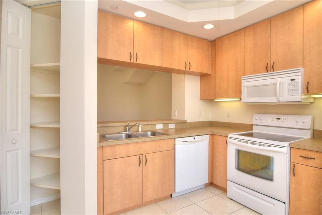 VAN LOON COMMONS - Residential