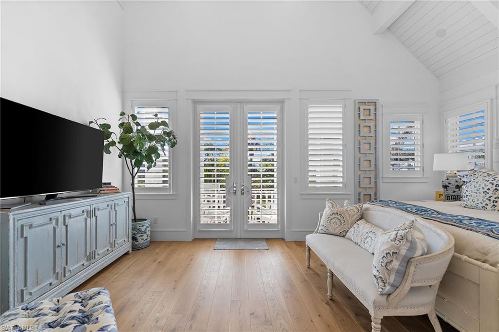 OLDE NAPLES - Residential